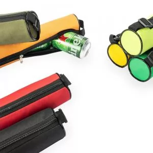 Bolsa Porta Latas Personalizada | Dimensões (L x A x P): 7.5 x 49.0 x 7.0 | Peso = 130 g