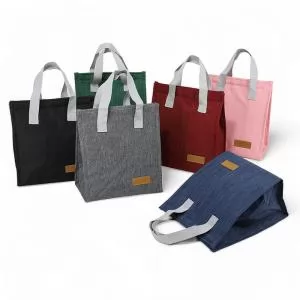 Bolsa Térmica Personalizada | Dimensões (L x A x P): 22.8 x 25.3 x 12.5 | Peso = 140 g