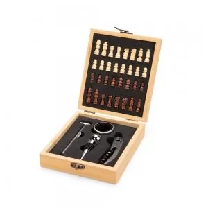 Kit Vinho 4 peças com Jogo de Xadrez Personalizado | Dimensões (L x A x P): 14.6 x 5.0 x 17.4 | Peso = 450 g