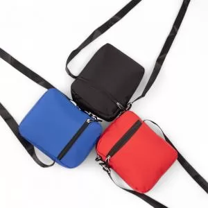 Mini Bolsa Transversal Personalizada | Dimensões (L x A x P): 15.0 x 19.0 x 5.0 | Peso = 115 g