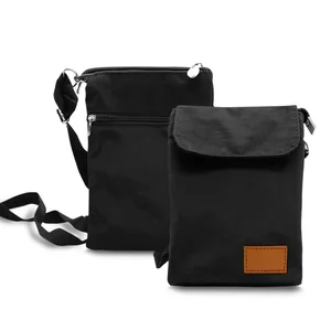 Mini Bolsa Transversal Personalizada | Dimensões (L x A x P): 13.2 x 18.8 x 9.0 | Peso = 92 g