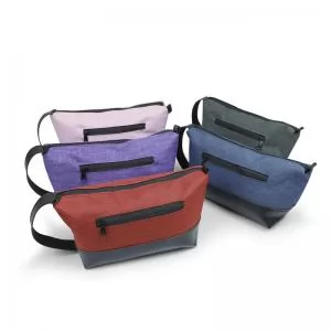Necessaire Personalizada | Dimensões (L x A x P): 28.2 x 14.4 x 11.2 | Peso = 91 g