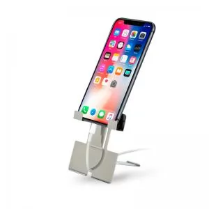 Porta Celular de Metal Personalizado | Dimensões (L x A x P): 7.5 x 8.4 x 7.4 | Peso = 40 g