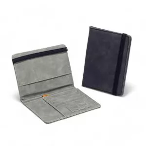 Porta Passaporte Personalizado | Dimensões (L x A x P): 10.6 x 15.0 x 1.2 | Peso = 60 g